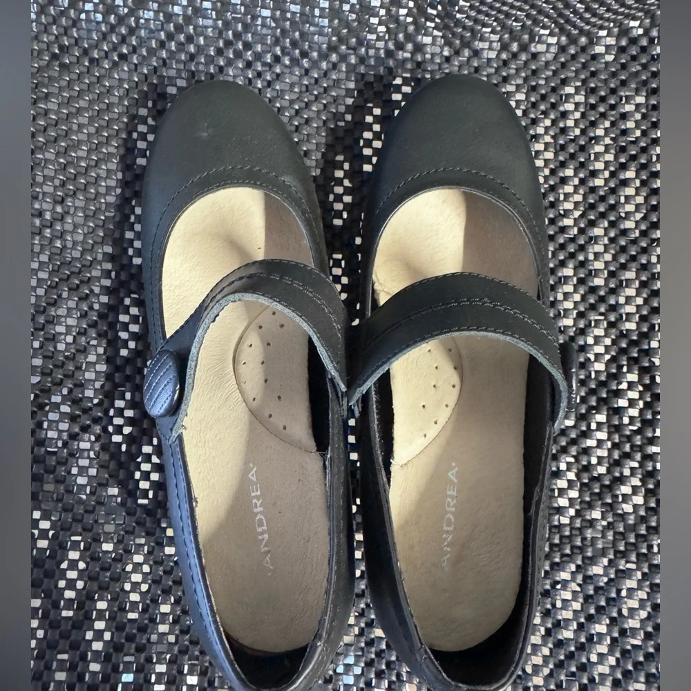 ANDREA Black Mary Jane Heels - Picture 5 of 10